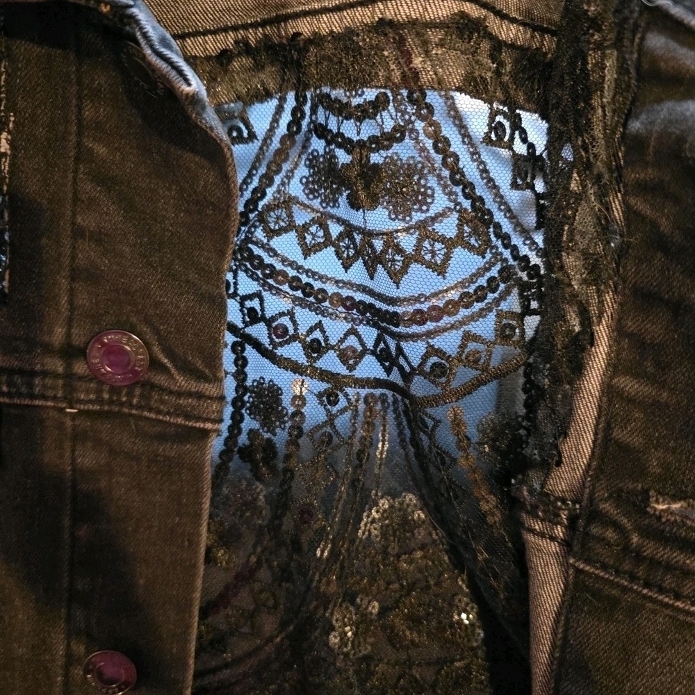 236. Women's Brown Patterned Jean Jacket - Picture 9 of 10